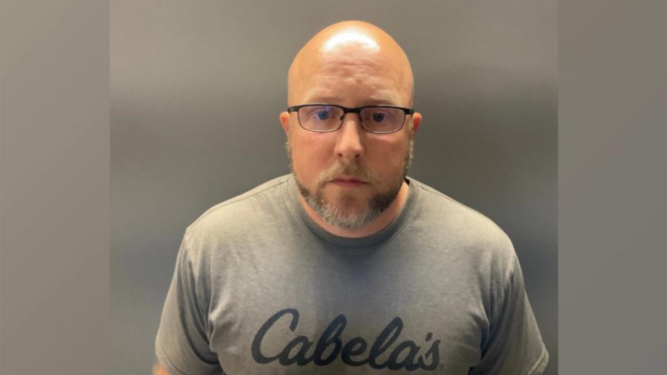 Former school resource officer pleads guilty to child&nbsp;seduction